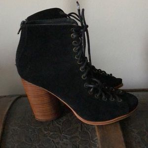 Lace up bootie